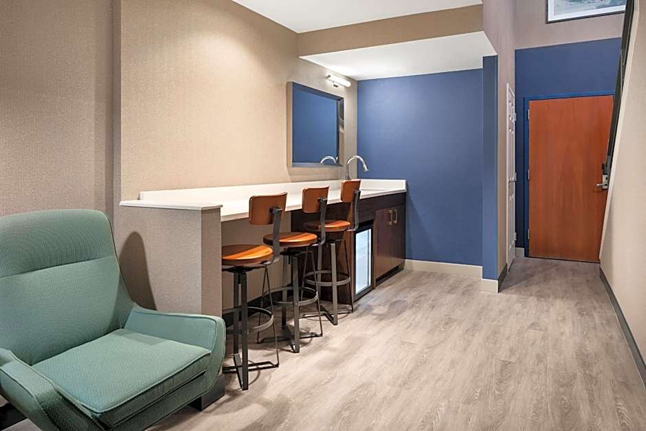 Four Points By Sheraton Hotel & Suites San Francisco Airport