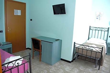 Economy Twin Room