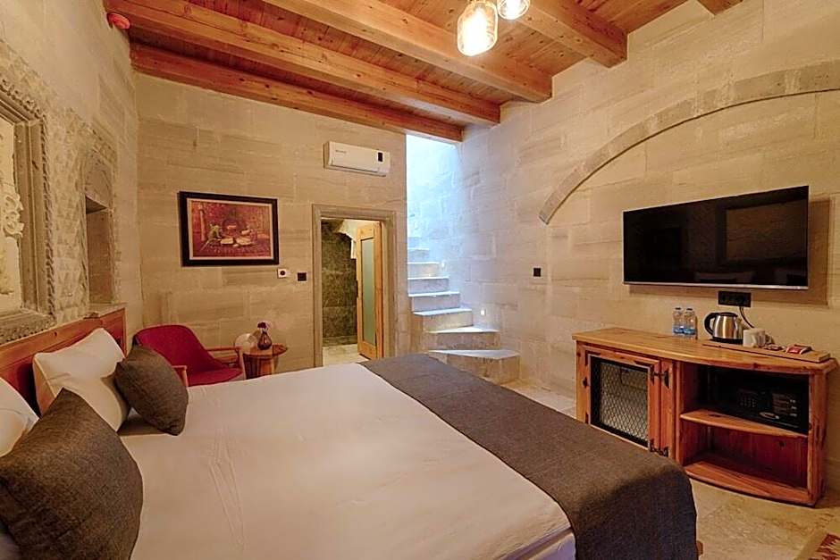 Concept Cave House
