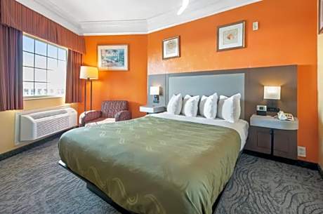 1 Queen Bed, Nonsmoking, Accessible