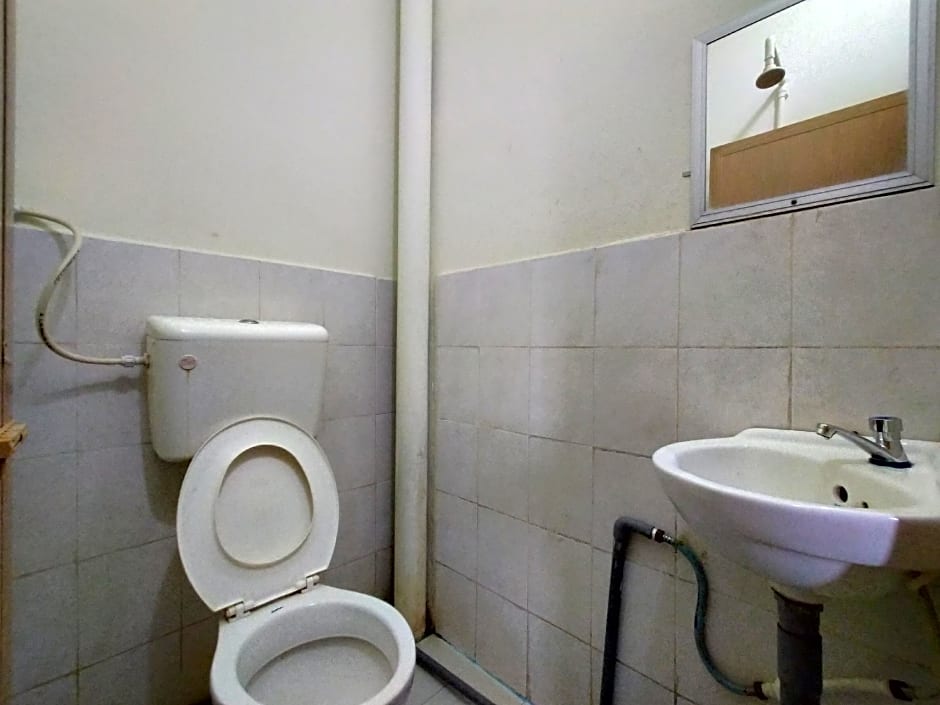 SPOT ON 89994 RZ Gold Hotel