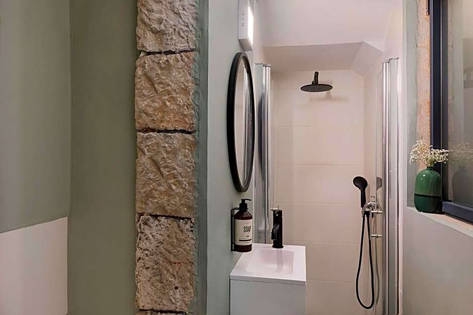 Villa Albi - Machne Yehuda Hotel