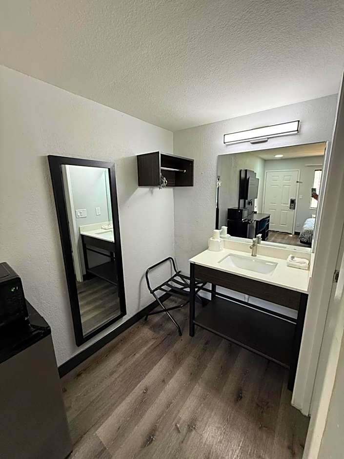 Motel 6-Enfield, CT - Hartford