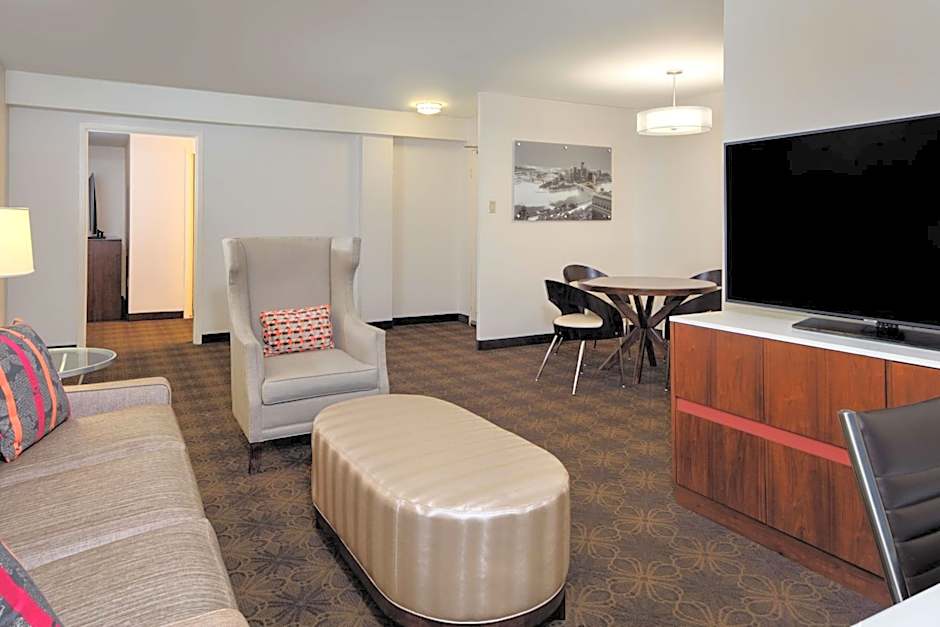 DoubleTree by Hilton Hotel & Suites Pittsburgh Downtown