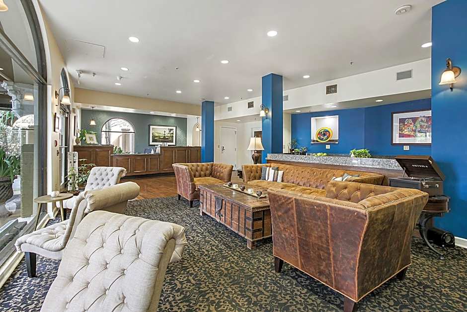 St Charles Inn, Superior Hotel