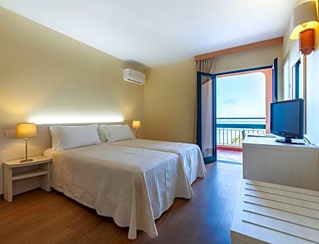 Club Twin Room with Garden View