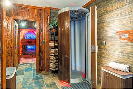 Twin Room with Private Bathroom