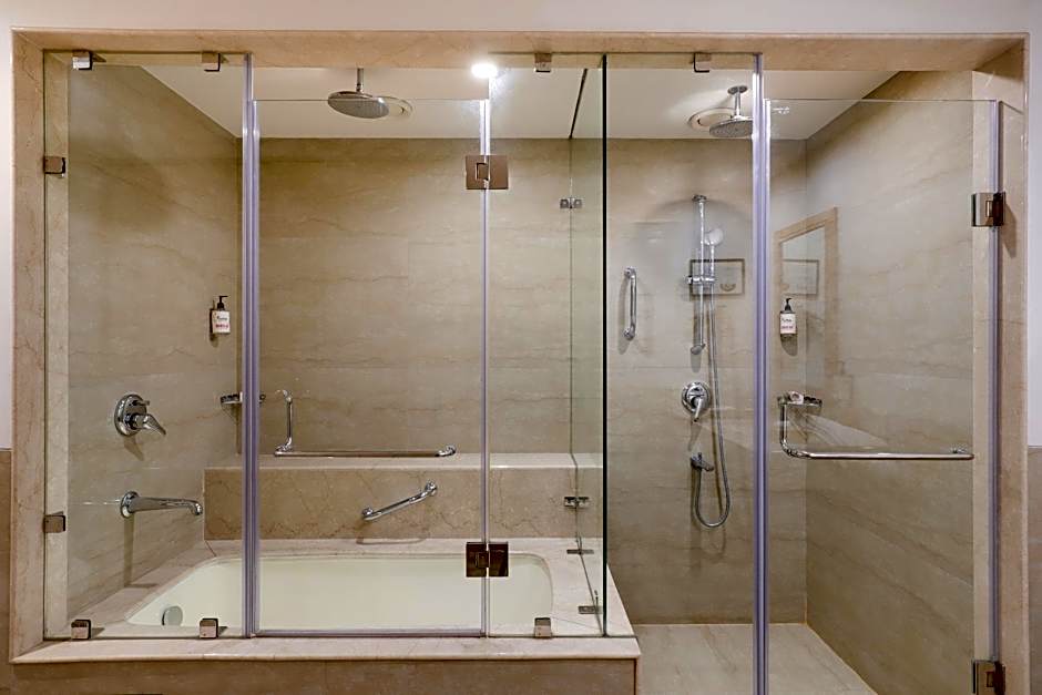 Red Fox by Lemon Tree Hotels, Sector 60, Gurugram