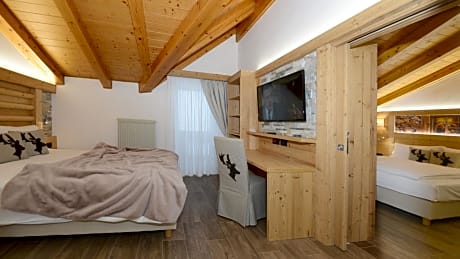 Junior Suite with Balcony
