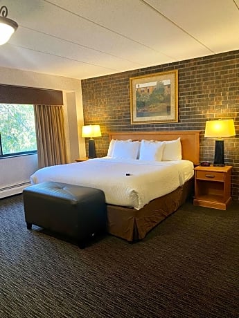 King Suite with Fireplace