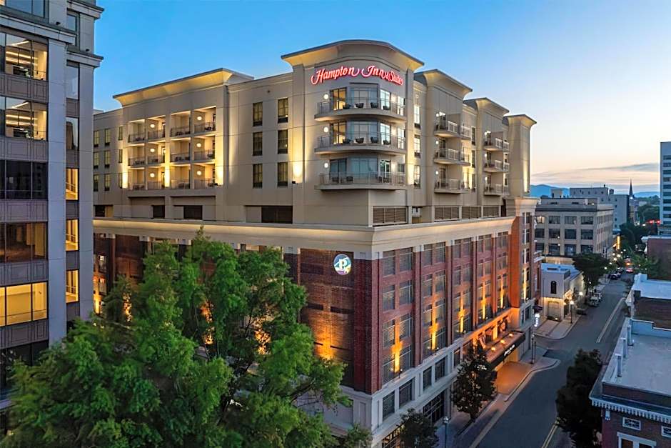 Hampton Inn & Suites Roanoke Downtown