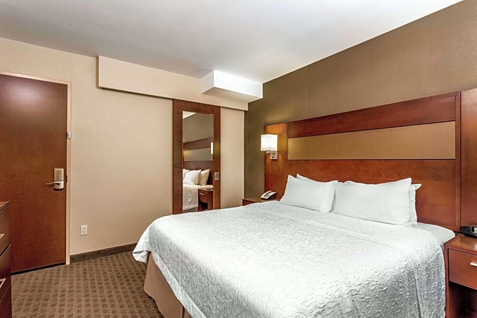 Hampton Inn By Hilton Grand Central