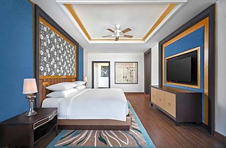 Terrace King Suite - Club Lounge Access