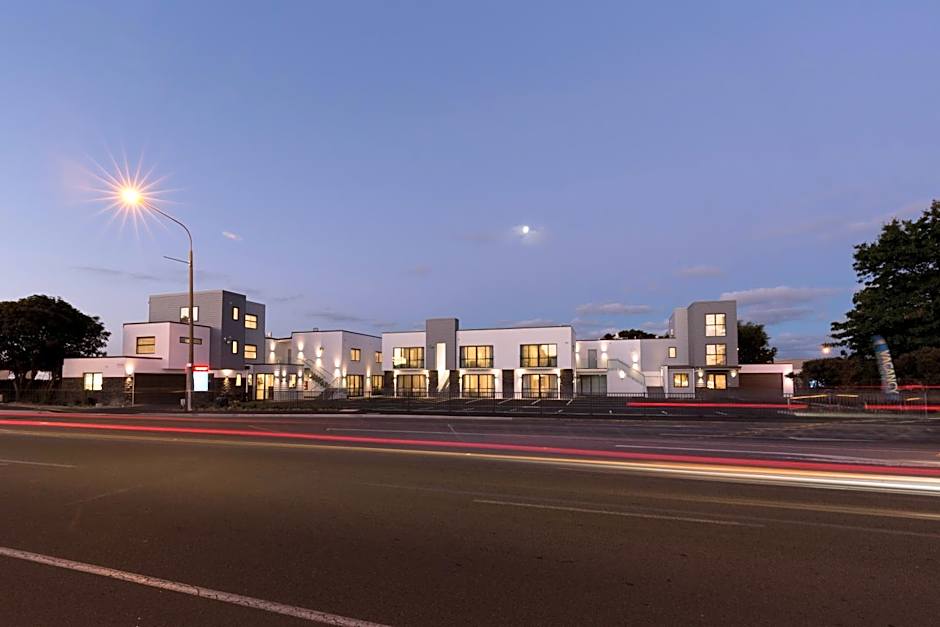 2 on Whiteleigh and 239 on Lincoln Motel