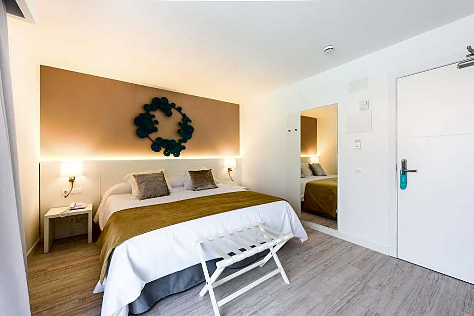 Plaza Santa Ponsa Boutique - Adults Only.