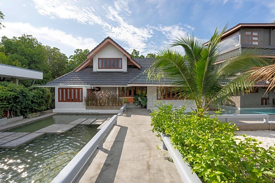 Phrip Phri Luxury Pool Villas