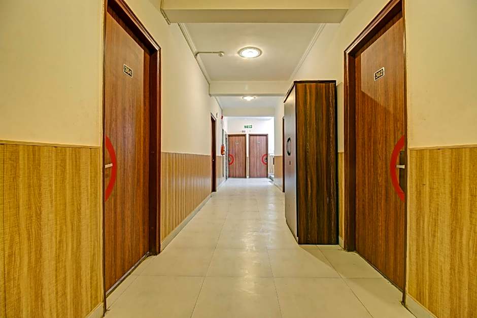 Super OYO Townhouse 702 Kachnar House Vikas Nagar – Lucknow, 
