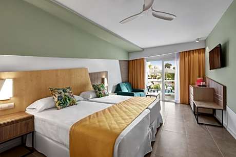 Double Room with Private Pool (Adults only)