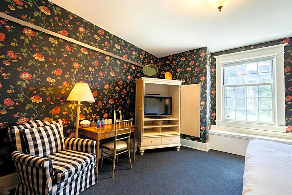 Inn On Broadway