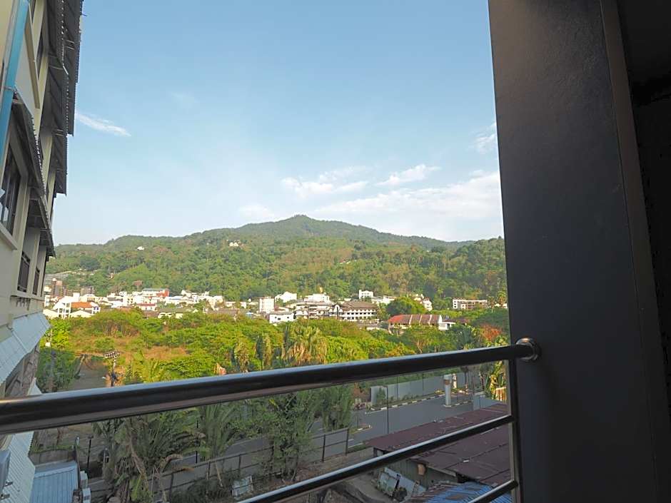 Alfresco Phuket Hotel