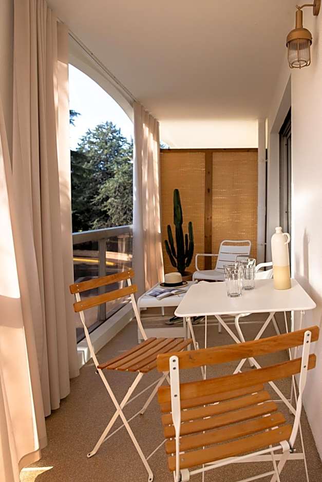 MOB HOTEL Cannes