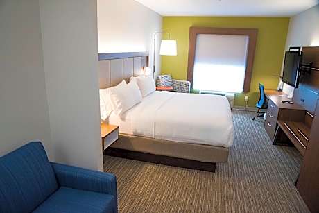 1 King Bed Suite Comm Access Wet Bar