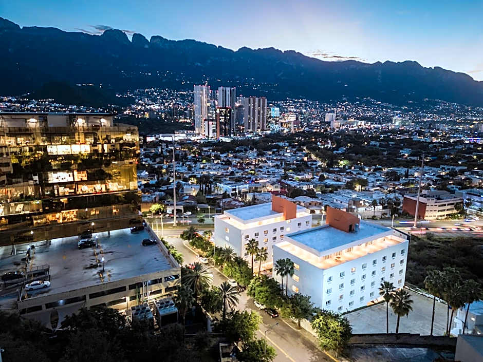 Comfort Inn Monterrey Valle