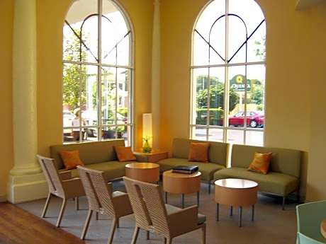 La Quinta Inn & Suites by Wyndham Sarasota