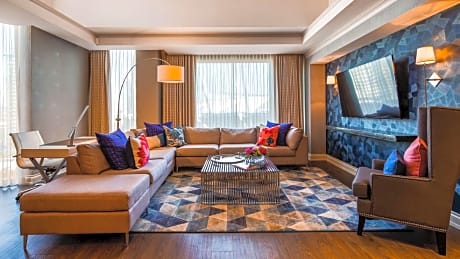Penthouse Suite - Non-Smoking