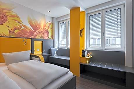Comfort Double Room (49 ft²)