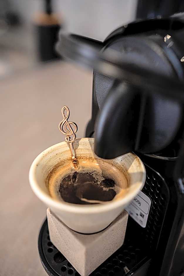 White Note Luxury Suites