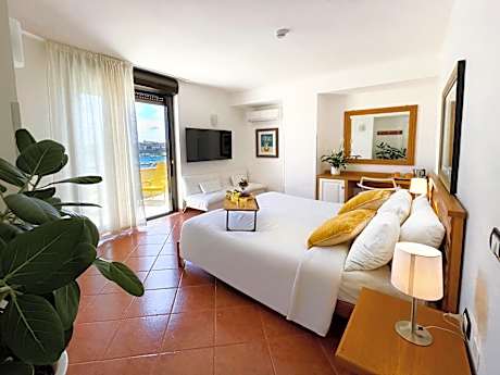 Camera family superior con terrazzo panoramico