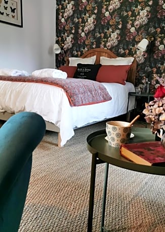 Quatre Chats sous un Pin