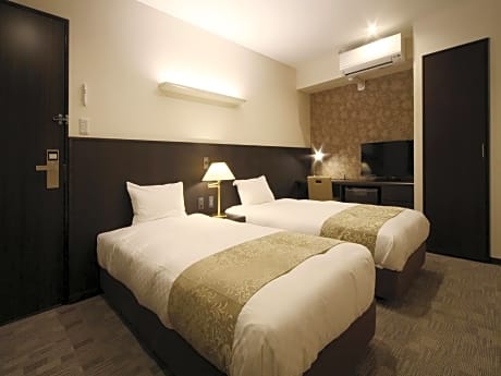 Standard Twin Room - Non-Smoking