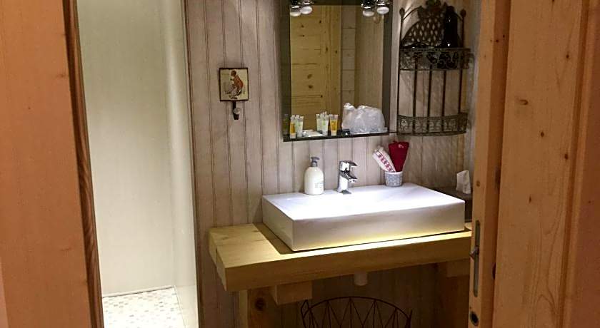 La Ferme de La-haut B&B