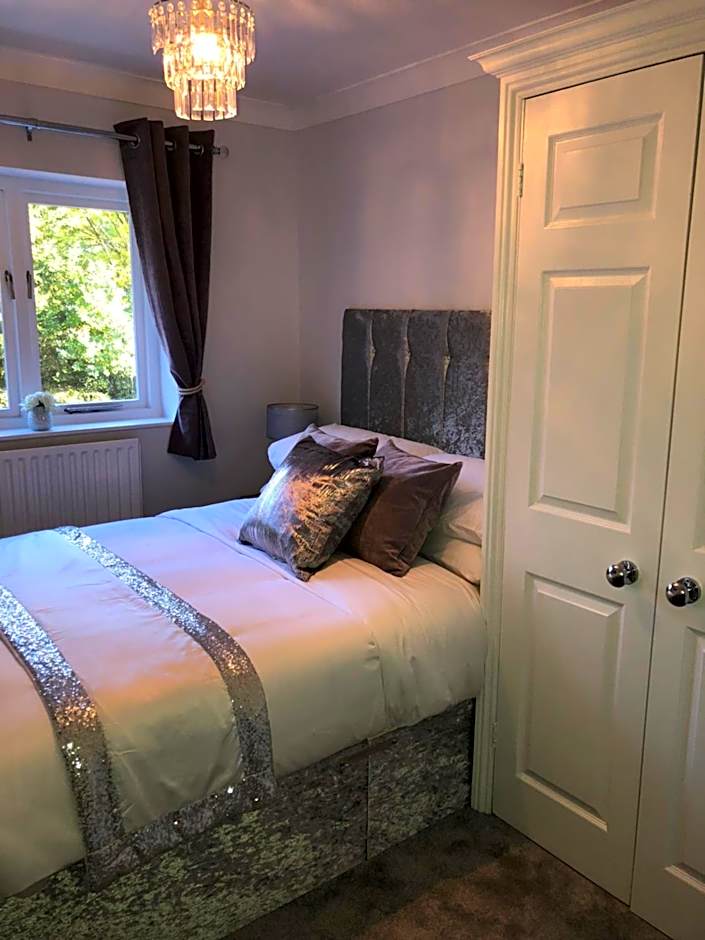 Old Hunters Lodge Whipsnade Limited