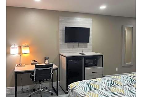 1 King Bed | Mob Acc RI Shwr Nsmk Micfridg