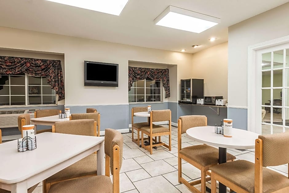 Microtel Kansas City Airport – Kansas City, MO