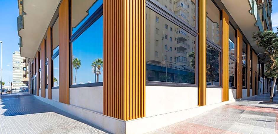 Apartamentos Playa Victoria - by Grupo Tribu