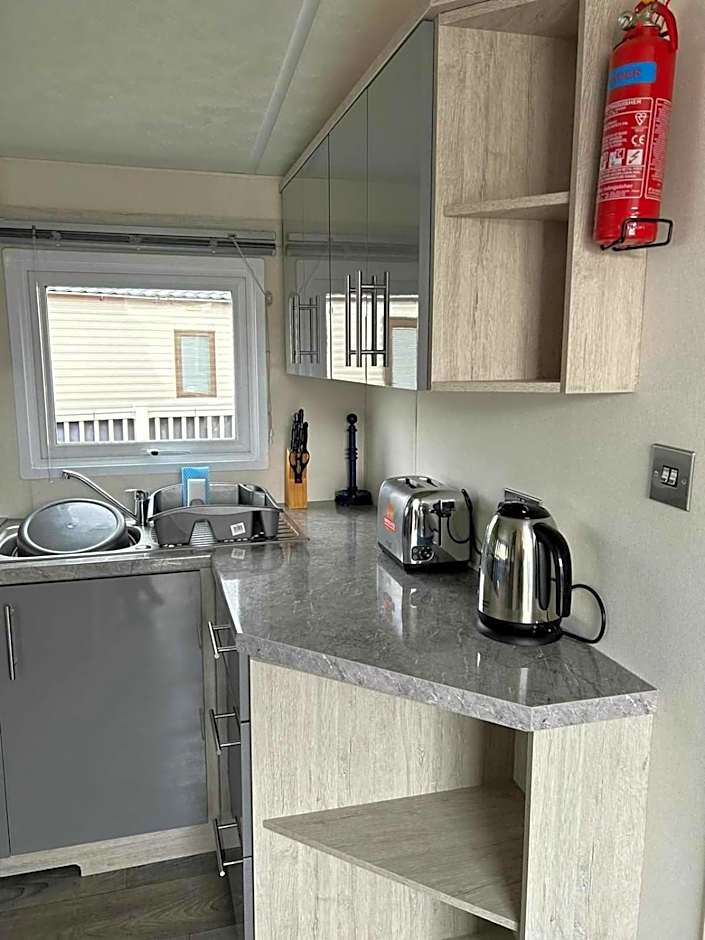 23 kingfisher court luxury 3 bedroom caravan