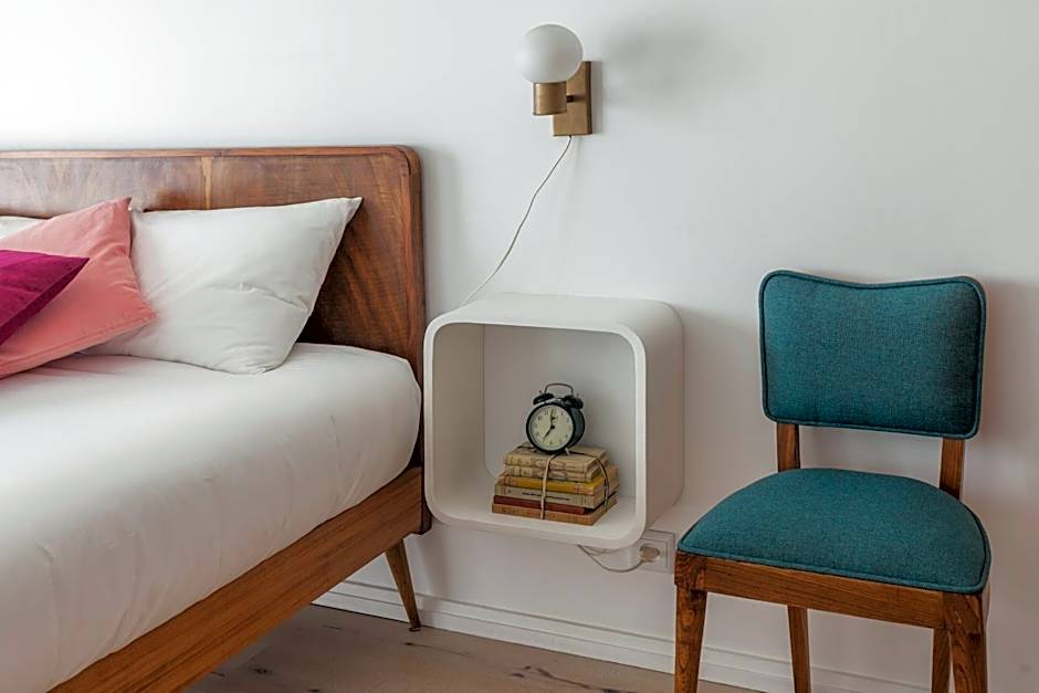 Spacious and Bright City Ap II