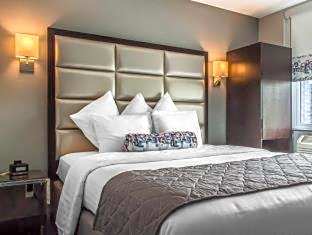 Umbrella Hotel Bronx