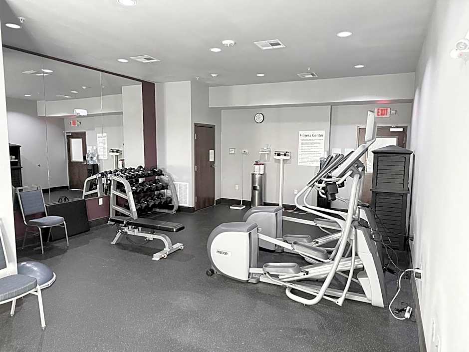 Holiday Inn Express & Suites Bonham By IHG