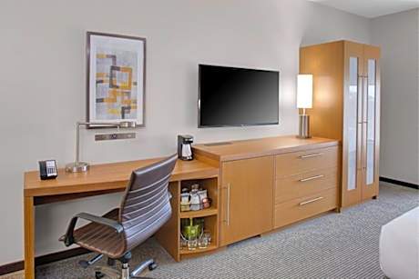 Queen Room with Two Queen Beds and Sofa Bed - High Floor