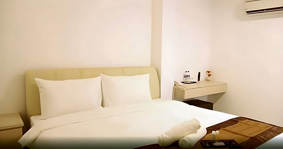 Peach Hill Hotel & Cafe
