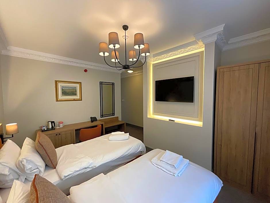Old Mill Hotel & Lodge