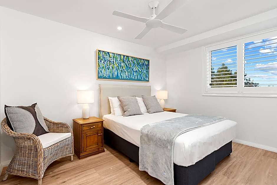 84 The Spit Holiday Apartments