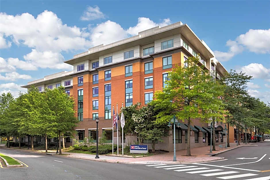 Photo 1 of 33 of Hilton Garden Inn Arlington Shirlington