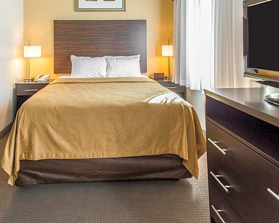 Mainstay Suites Pittsburgh Airport