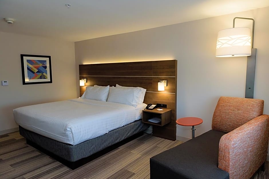 Holiday Inn Express & Suites McKinney - Frisco East, an IHG Hotel